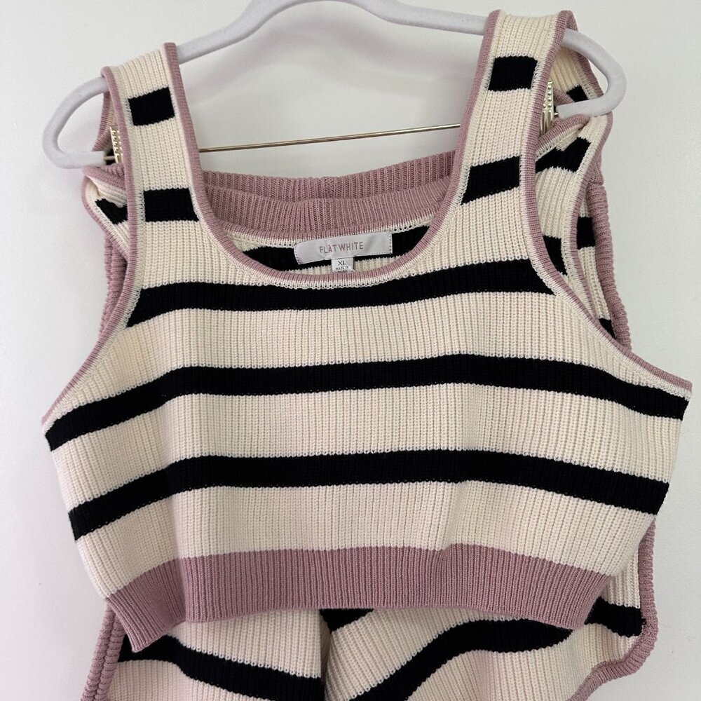 Flat White Knit Crop top and shorts - Picture 3 of 5